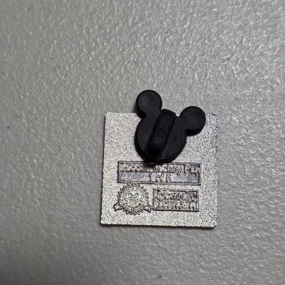 EUC Disney Hidden Mickey Mouse Trading Pin - Picture 2 of 2